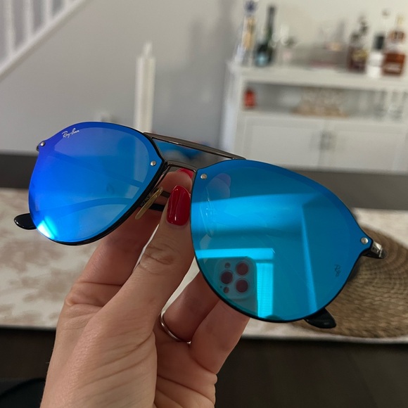 Ray-Ban Mirror Blue Sunglasses - Picture 4 of 5